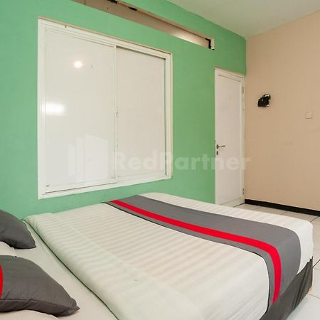 J&B Rooms Pramuka Jakarta Mitra Reddoorz Exteriér fotografie