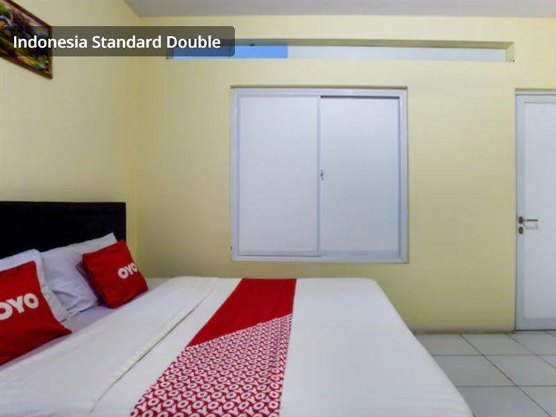 J&B Rooms Pramuka Jakarta Mitra Reddoorz Exteriér fotografie