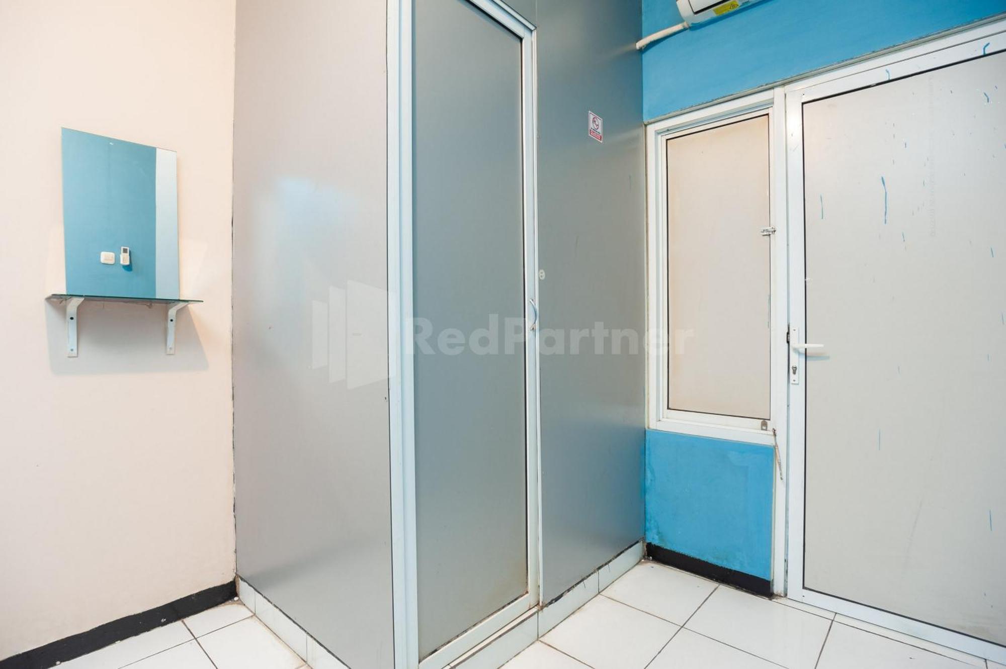 J&B Rooms Pramuka Jakarta Mitra Reddoorz Exteriér fotografie