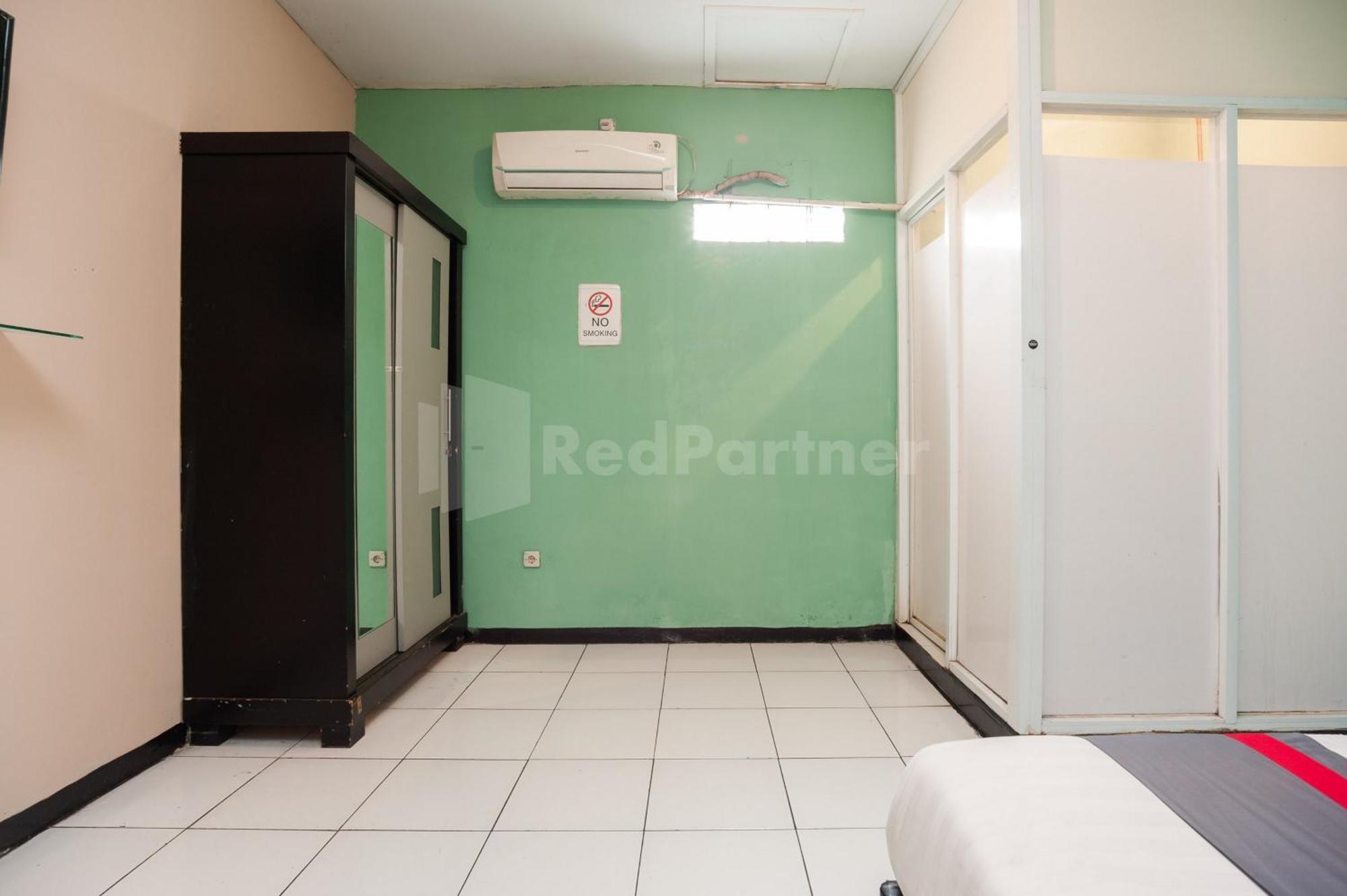 J&B Rooms Pramuka Jakarta Mitra Reddoorz Exteriér fotografie